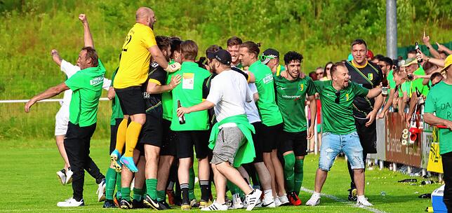 Derbysieger: Der SV Herten II gewann mit 2:0 beim SV Karsau und nahm dem Lokalrivalen die Tabellenspitze ab. Der hat allerdings noch ein ...