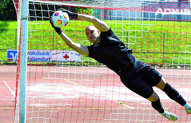 Bild 22: Verbandsligaderby zwischen SC Pfullendorf und FC Singen gewinnt der SCP mit 3:1