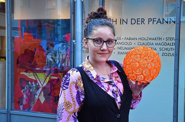 Alessia Schuth stellt filigrane Skulpturen aus.