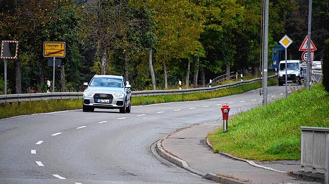 Der Ortsausgang von Ludwigshafen in Richtung Espasingen. Ab hier muss die Fahrbahn der Bundesstraße&nbsp;34 saniert werden.
