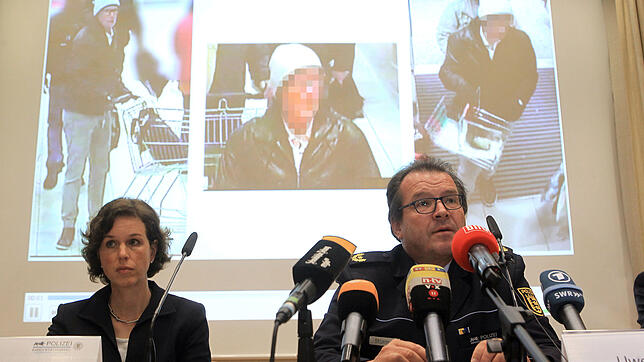 Polizeivizepräsident Uwe Stürmer (rechts) und Ministerialrätin Petra Mock (li.) bei einer Pressekonferent am 28. September 2017 im ...