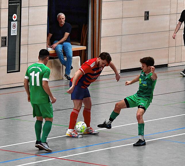 Bild 3: SC Niederhof/Binzgen unterliegt FC Freiburg-St. Georgen im Futsal-Halbfinale – und wir haben Fotos!