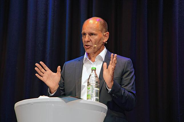 Amtsinhaber Bernd Häusler strebt am Sonntag, 11. Juli, eine zweite Amtszeit in Singen an.