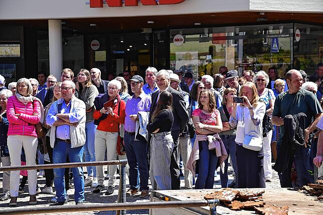 Bild 9: Tausende feiern St. Georgens neue Stadtmitte