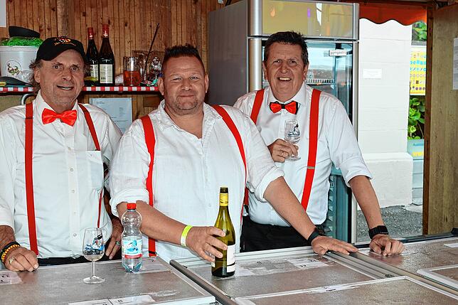Bild 22: Volle Gläser und beste Stimmung: So ging’s beim Konstanzer Weinfest 2025 weiter