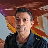 Mehmet Özgür arbeitet seit 33 Jahren bei dem Automobilzulieferer und macht sich Sorgen, wie er einen neuen Job finden soll: ...