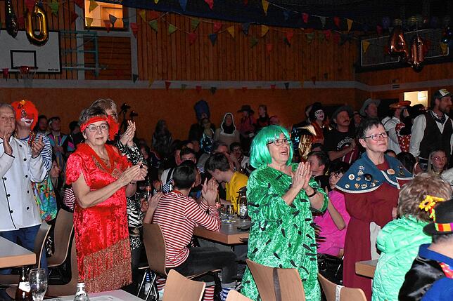 Bild 9: Bilder vom Bunten Abend in Heudorf am Fasnachstsfreitag