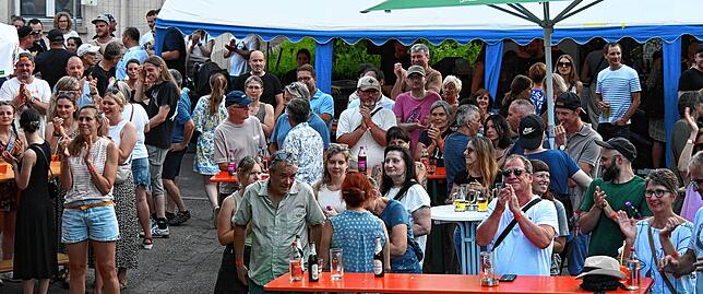 Bild 12: Sommer, Musik, gute Laune: So feierte Gurtweil das Gurtwiil Open Air 2025 - Das sind die besten Bilder