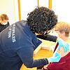 Szene von einer Corona-Impfung in der Familienpraxis Kluftern, Gemeinschaftspraxis Schwandt und Sattler. Die Aufnahme ist Anfang April ...