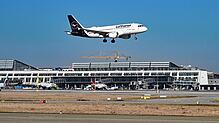 Am Stuttgarter Flughafen fallen wegen des Verdi-Warnstreiks Flüge aus.