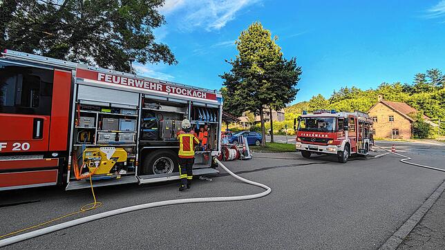 Mit zwei Fahrzeugen rückten die Einsatzkräfte zur Übung an.