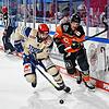 Jordan Murray und die Schwenninger Wild Wings konnten sich am Sonntagnachmittag gegen die Grizzlys Wolfsburg (Matthew White) nicht ...