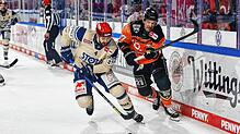 Jordan Murray und die Schwenninger Wild Wings konnten sich am Sonntagnachmittag gegen die Grizzlys Wolfsburg (Matthew White) nicht ...