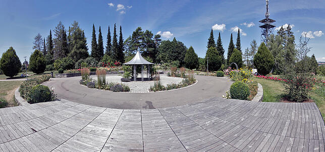 Tagsüber ein Idyll, wenn der Müll der Nacht weggeräumt ist: Der Rosengarten auf dem Villinger Hubenloch.
