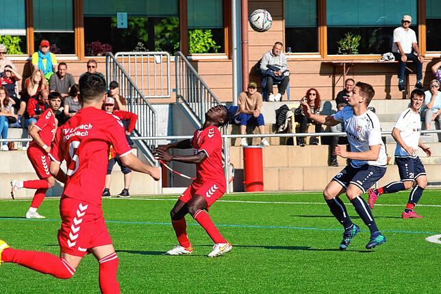 Bild 25: FV Lörrach-Brombach U23 feiert beim 3:0 gegen den FC Schlüchttal seinen zweiten Sieg in Folge &ndash; und wir haben die Bilder