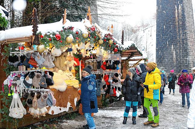 Bild 12: Besucheransturm auf dem Weihnachtsmarkt in der Ravennaschlucht