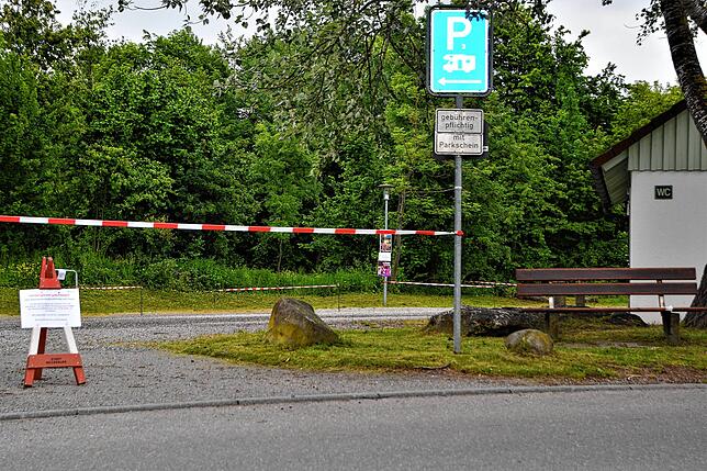 Bis zum 18. Mai sind die Wohnmobil-Stellplätze, wie hier in Meersburg noch gesperrt. In Vorbereitung für die Öffnung wurden einzelne ...