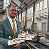 Der Präsident des Schiffsbergevereins, Silvan Paganini, mit einem Modell der „Säntis“. Für ihn bleibt das Projekt ein geplatzter Traum.