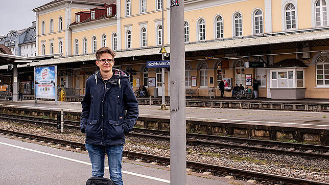 Stadtrat Felix Bohnacker und die Grünen setzten sich dafür ein, dass nach der Modernisierung ein Teil der Fahrgäste am Stadtbahnhof ...