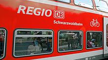 (Archivbild) Die Schwarzwaldbahn verkehrt im Moment wegen defekter Wagen nur noch im Zwei-Stunden-Takt.