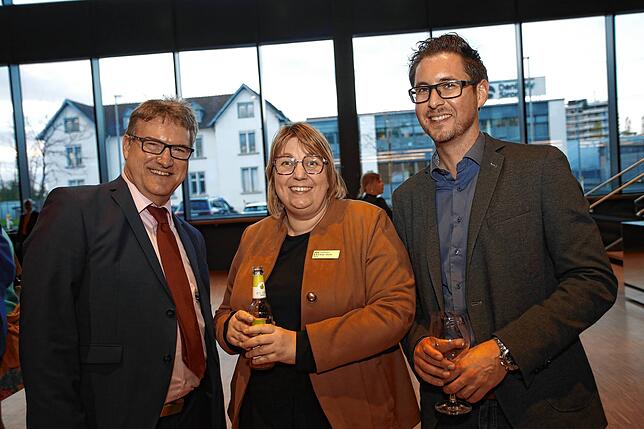 Georg Hiltner, Hauptgeschäftsführer Handwerkskammer Konstanz, Birgit Zauner, bei der Stadt Konstanz zuständig für den Klimafonds, und ...