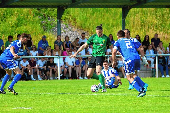 Bild 6: SV Herten II gewinnt Spitzenspiel beim SV Karsau mit 2:0 &ndash; und wir haben Bilder!
