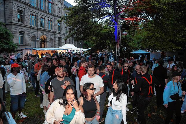 Bild 14: In Konstanz ist wieder großer Flohmarkt – und Tausende Besucher sind wieder dabei