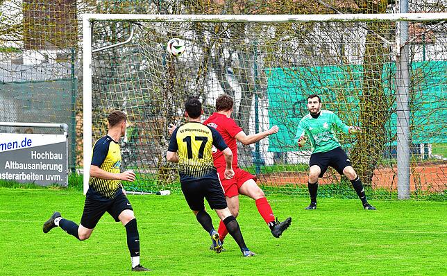 Bild 12: SV Nöggenschwiel besiegt den FC Dachsberg mit 8:1 – und wir haben Fotos!