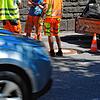 Der Verkehr rollt an der Baustelle beim Waldshuter Rheinschloss vorbei. Bis zur Schmittenau-Kreuzung werden 18&nbsp;schadhafte ...