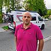 Zum Durchgangsverkehr auf den Bundesstraßen in Espasingen: Ortsvorsteher Andreas Bernhart hat während der Sperrung der Bundesstraße 34 ...
