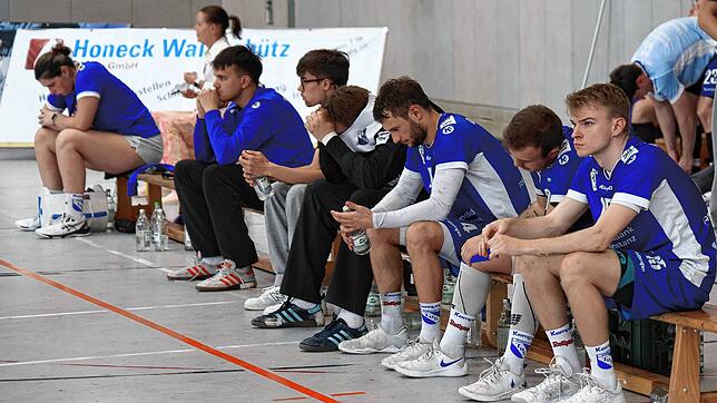 Tristesse pur bei den Steißlinger Spielern nach dem denkbar knappen Scheitern im Aufstiegsspiel.
