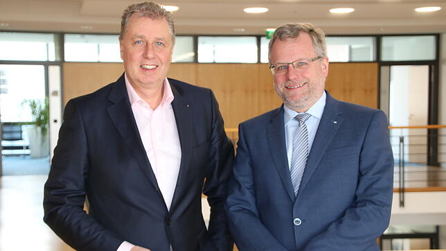 Mit Zuversicht ins Jahr 2019: Joachim Mei, Vorstandsvorsitzender der Volksbank Hochrhein, und sein Stellvertreter Klaus-Dieter Ritz sind ...