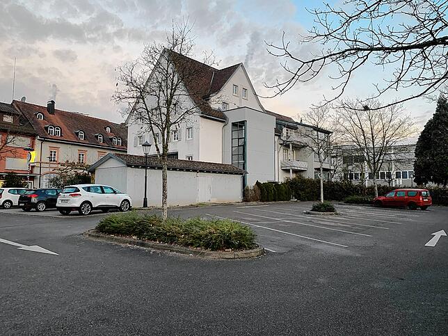 34 innerstädtische Parkplätze auf dem „Krone-Parkplatz“ bleiben für die Öffentlichkeit erhalten. Bild: Justus Obermeyer