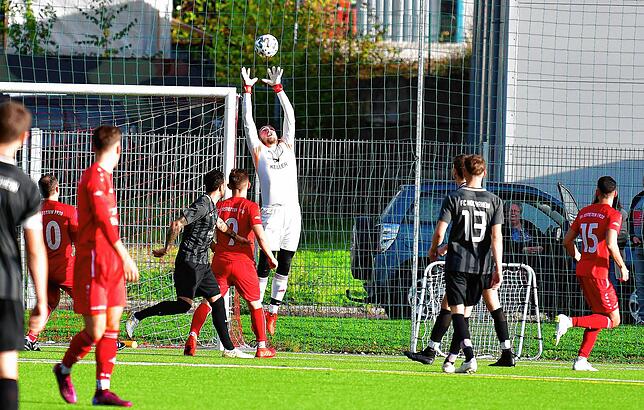 Bild 5: FC Hochrhein gewinnt das Derby beim SV Jestetten mit 3:1 &ndash; und wir haben Bilder!