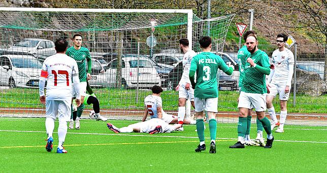 Bild 42: FC Zell feiert 7:0-Kantersieg gegen SV Jestetten – und wir haben Fotos!