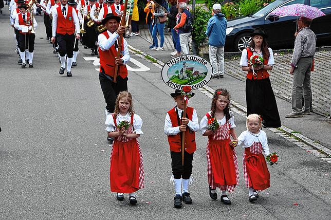Bild 28: Der Pfingstmusikfest Jubiläumszug zum 100 Jährigen Bestehen in Leimbach – die schönsten Bilder