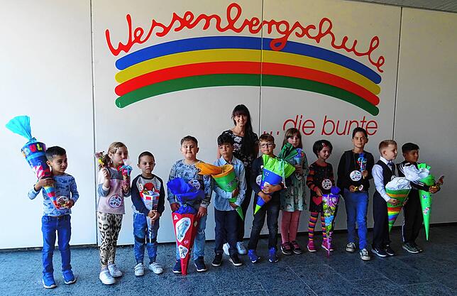Die neue Klasse 1/2 der Wessenbergschule Singen. Die Kombiklasse besteht auch acht Erstklässlern und drei Zweitklässlern. ...