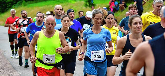 Bild 12: Emmely Kaiser und Omar Tareq gewinnen den 33. Wehratallauf – und wir haben Bilder!