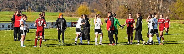 Bild 26: FC Hochrhein wehrt sich tapfer beim 1:2 gegen Spitzenreiter SV Deggenhausertal &ndash; wir haben Bilder!