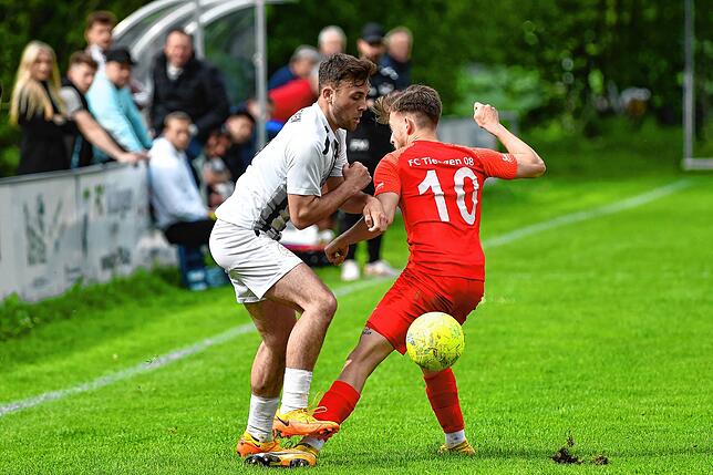 Bild 10: FC Tiengen 08 gewinnt 6:1 beim FC Wittlingen und wird vorzeitig Meister &ndash; haben Bilder!