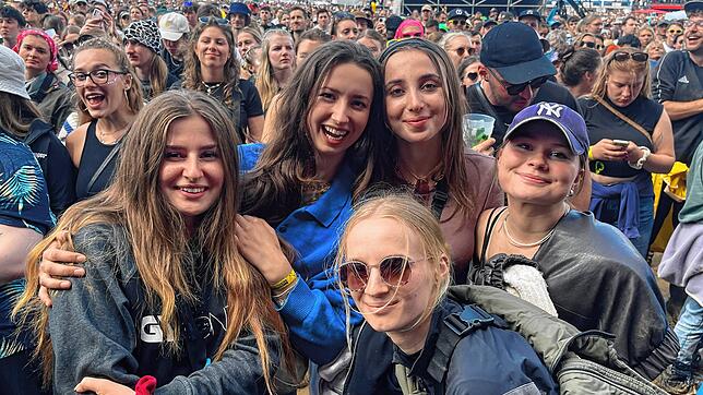 Bild 19: Die besten Bilder vom Auftritt von Tom Odell auf dem Southside 2024