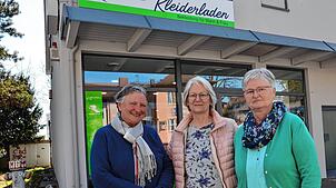 Gerda Dilger, Iris Schultes und Renate Ernet vom CKD-Kleiderladen sorgen sich um die Zukunft des Geschäfts.
