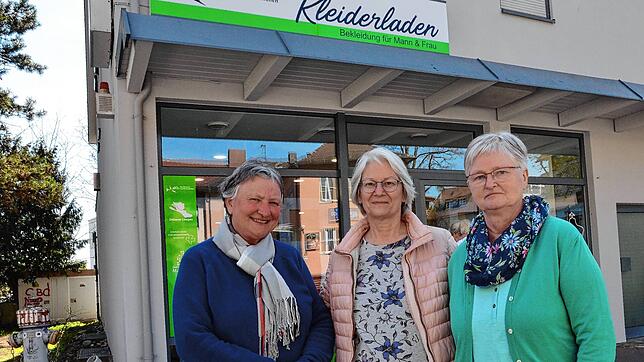 Gerda Dilger, Iris Schultes und Renate Ernet vom CKD-Kleiderladen sorgen sich um die Zukunft des Geschäfts.
