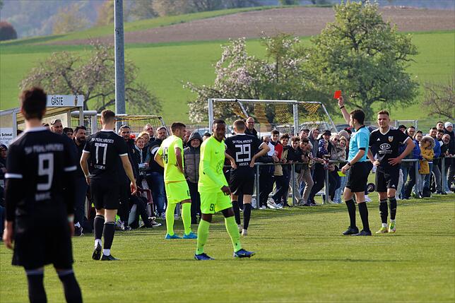Bild 12: Die besten Bilder vom Spitzenspiel der Bezirksliga Bodensee zwischen Mühlhausen und dem TSV Singen