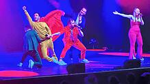Die „Kinder der 90er“ packten auch Superman auf die Bühne: Unduzo aus Freiburg war ein Knaller bei der A-cappella-Nacht.