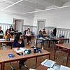 Die Deutsch- und Integrationskurse laufen in der Volkshochschule in Schwenningen im größten Kursraum. Hier lassen sich die ...