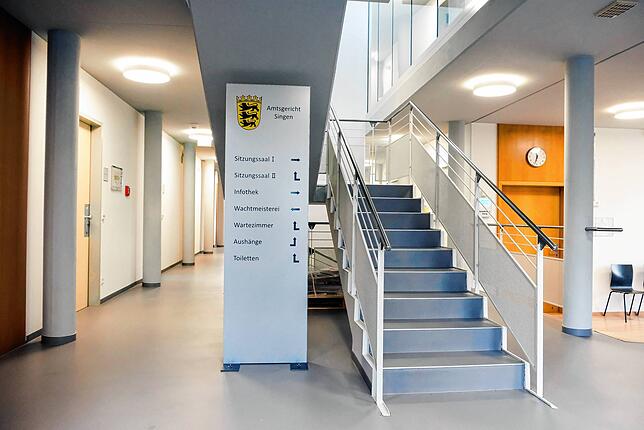 Das Treppenhaus im Singener Amtsgericht.