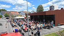 Das traditionelle Feuerwehrfest in Owingen erstreckt sich dieses Jahr von Samstag, 13. Juli, bis Montag, 15. Juli über drei Tage. ...