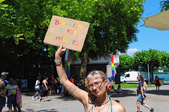 Bild 12: Ein bunter Protestzug zieht durch Konstanz und Kreuzlingen