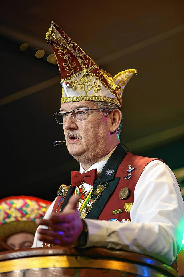 Bild 25: Früher Start in eine lange Fasnacht! Alle Bilder vom ersten Bunten Abend in Konstanz